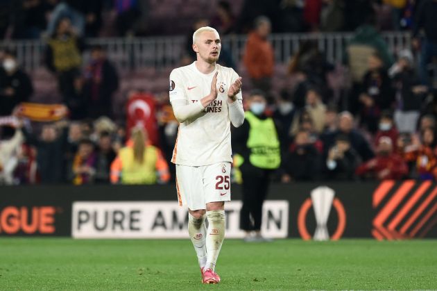 El Sevilla negocia por un segundo central del Galatasaray