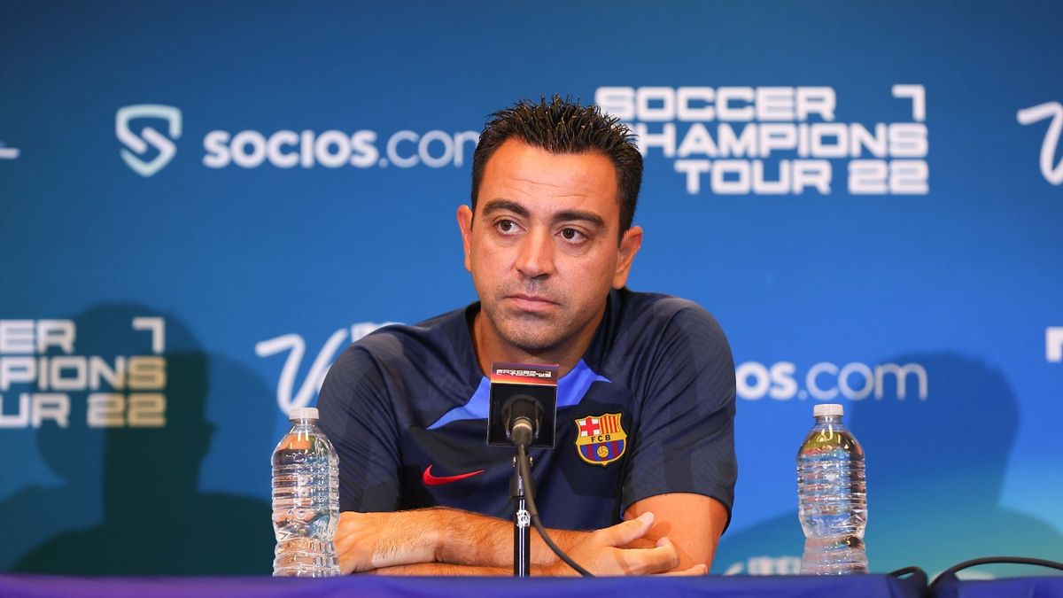 El Barcelona sanciona a dos fichajes de enero para apostar por Xavi Hernández