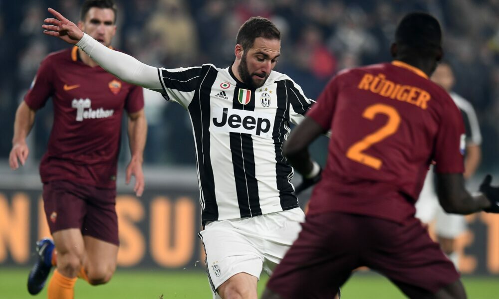 Juve-Roma: Vlahovic estudia a Higuaín