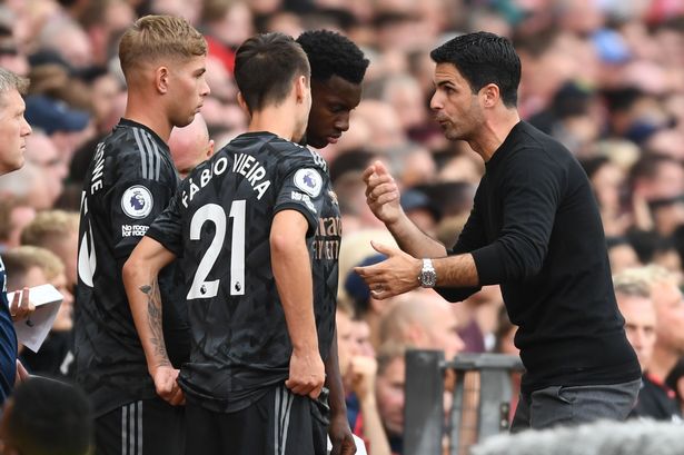 El jefe del Arsenal, Mikel Arteta, recibe fuertes críticas por su movimiento en la segunda mitad de la derrota de Man Utd