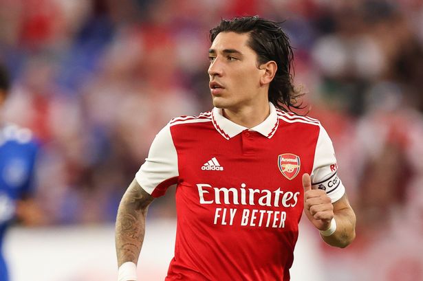 Héctor Bellerín completa la transferencia de Barcelona mientras el Arsenal asegura una cláusula de venta