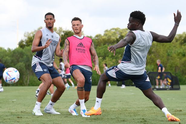 El Arsenal puede finalizar las negociaciones del contrato de William Saliba y Bukayo Saka en medio del plan de transferencia de enero