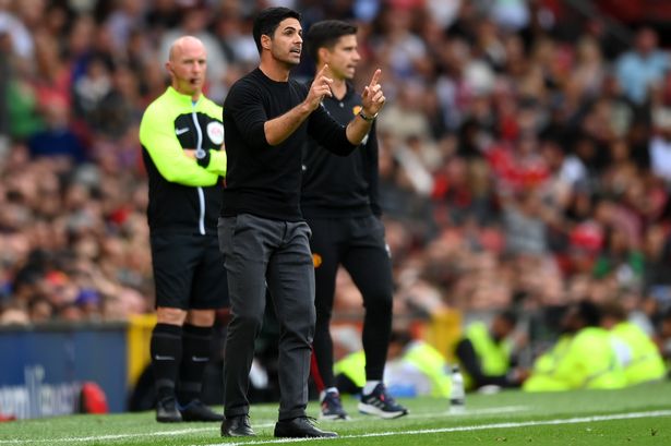 Gary Neville da su veredicto sobre Mikel Arteta y William Saliba después del desliz del Arsenal vs Man Utd