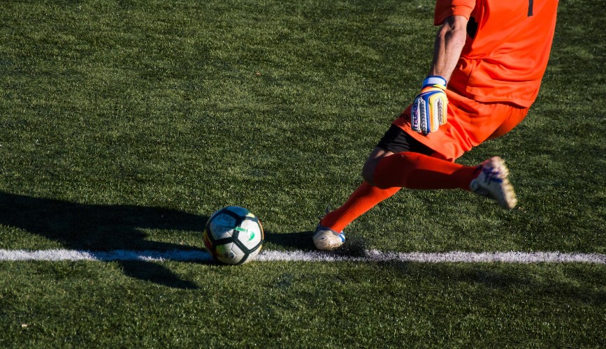 La hechicería financiera que permite a la endeudada Barcelona mantenerse a flote