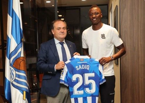 La Real Sociedad confirma el fichaje de Umar Sadiq por 25 millones de euros