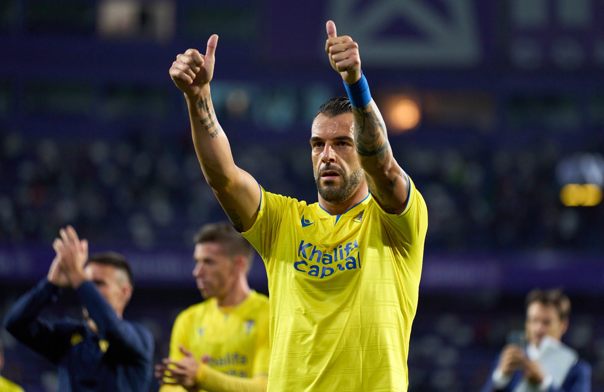 Álvaro Negredo sella la dramática primera victoria de la temporada 2022/23 para el Cádiz