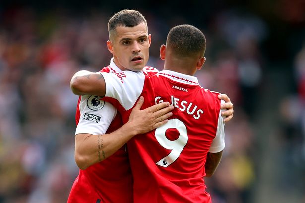El Arsenal envió una advertencia de la Premier League, cuando Granit Xhaka y Gabriel Jesus establecieron un objetivo clave