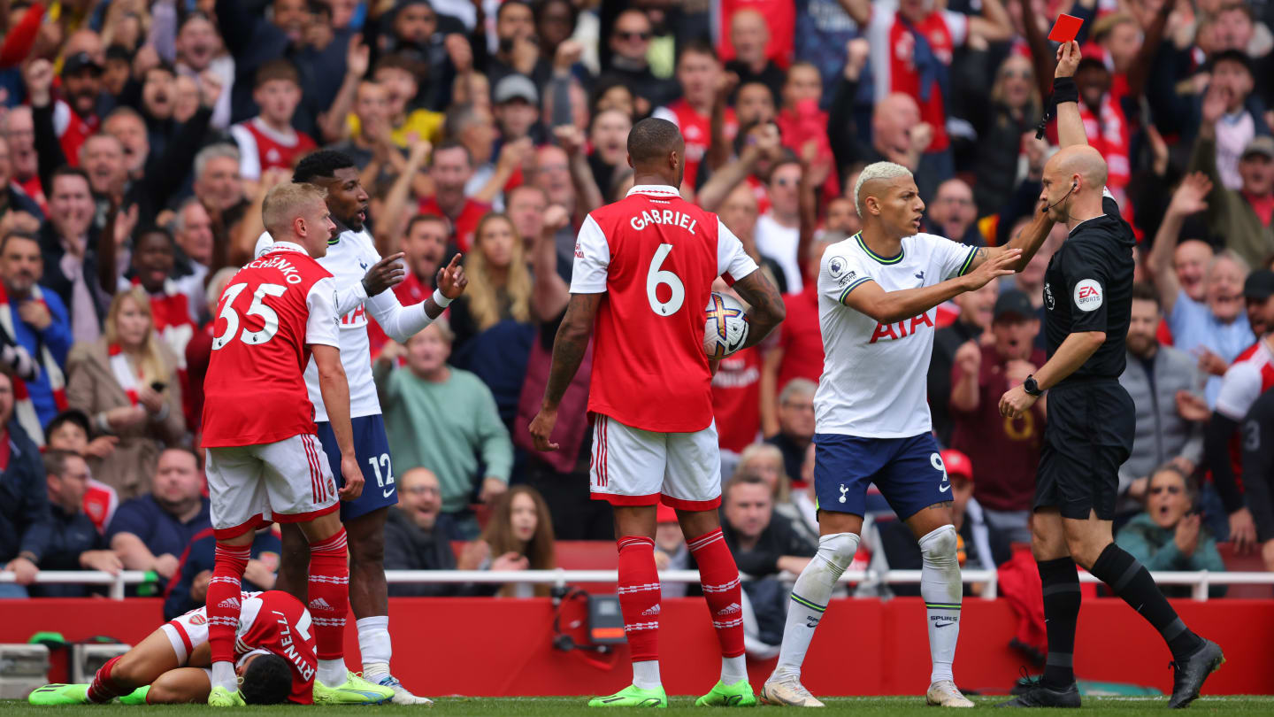 Antonio Conte da veredicto sobre la tarjeta roja de Emerson Royal