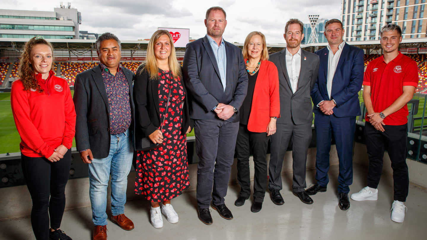 Brentford lanza la asociación Heart of West London, con las principales organizaciones benéficas para el corazón