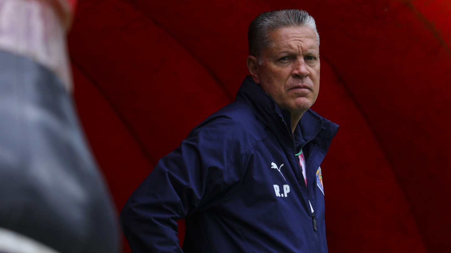 Chivas se separa del director deportivo Ricardo Peláez