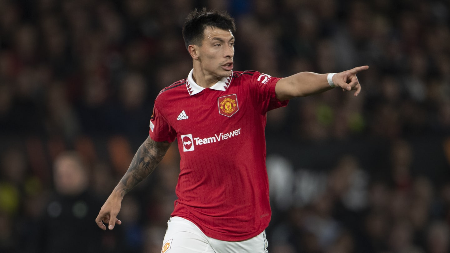 Lisandro Martínez revela que el ‘amor’ de Man Utd lo hace sentir ’emocional’