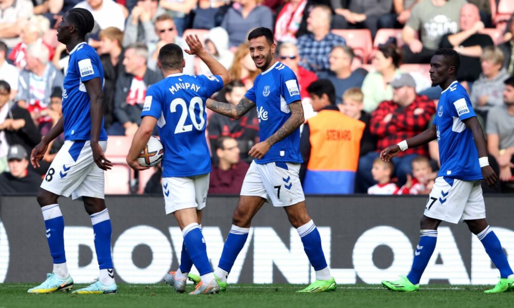 El Everton viene de atrás para sellar la segunda victoria consecutiva