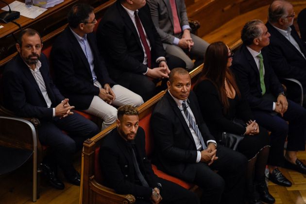 Neymar, Junior y Sandro Rosell comparecen ante los tribunales acusados ​​de corrupción