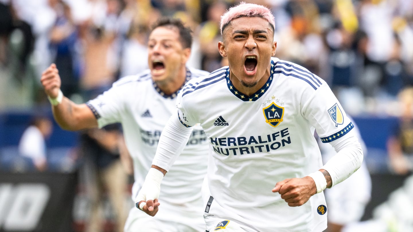 Una mirada más cercana a la figura de LA Galaxy, Julián Araujo