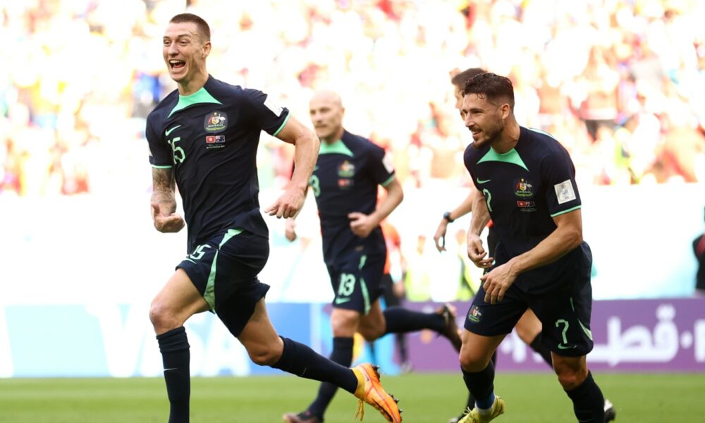 Socceroos mantiene vivas las esperanzas de los últimos 16