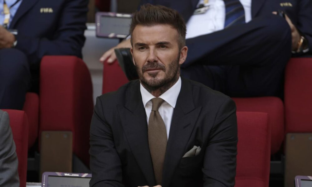 David Beckham potencialmente involucrado en ofertas de adquisición, mientras Glazers busca la venta completa de Manchester United