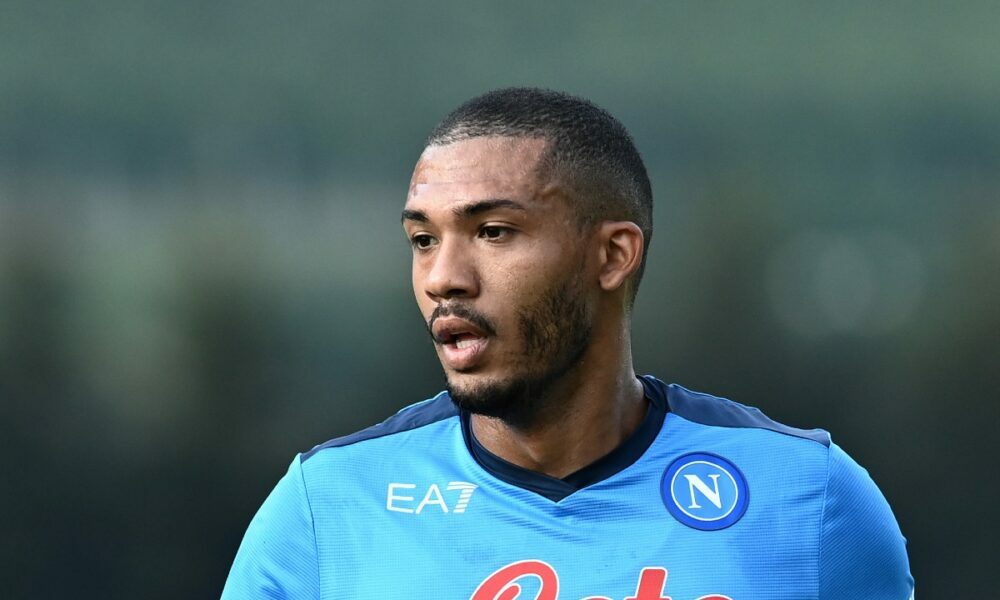 Nápoles, el futuro de Juan Jesús en la balanza