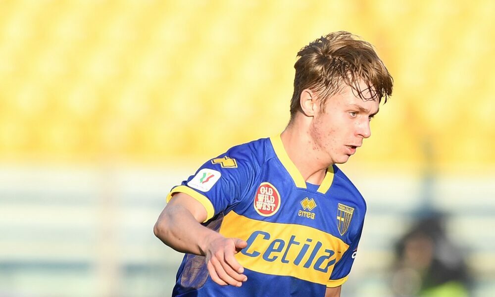 Cremonese y Nicolussi Caviglia