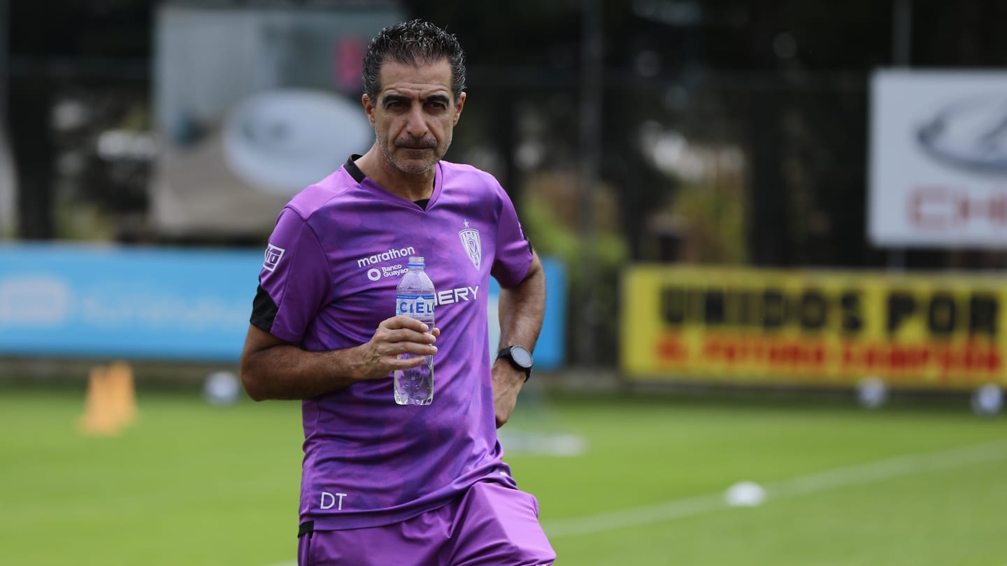 Renato Paiva dimite como entrenador del Club León