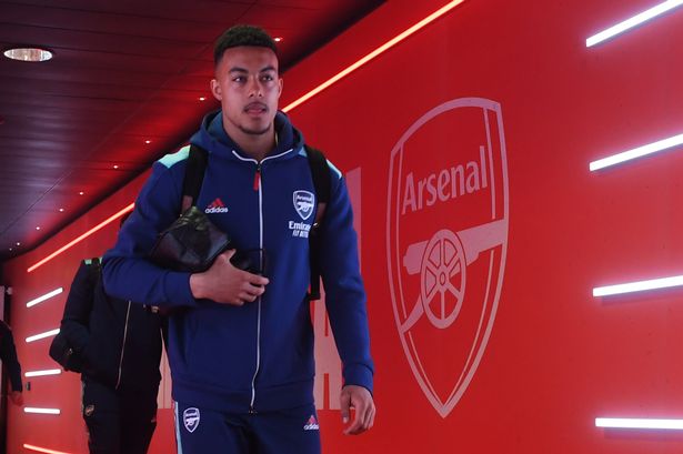 Miguel Azeez todavía tiene futuro en el Arsenal, ya que el movimiento de préstamo de Wigan reúne al mediocampista con su ex mentor