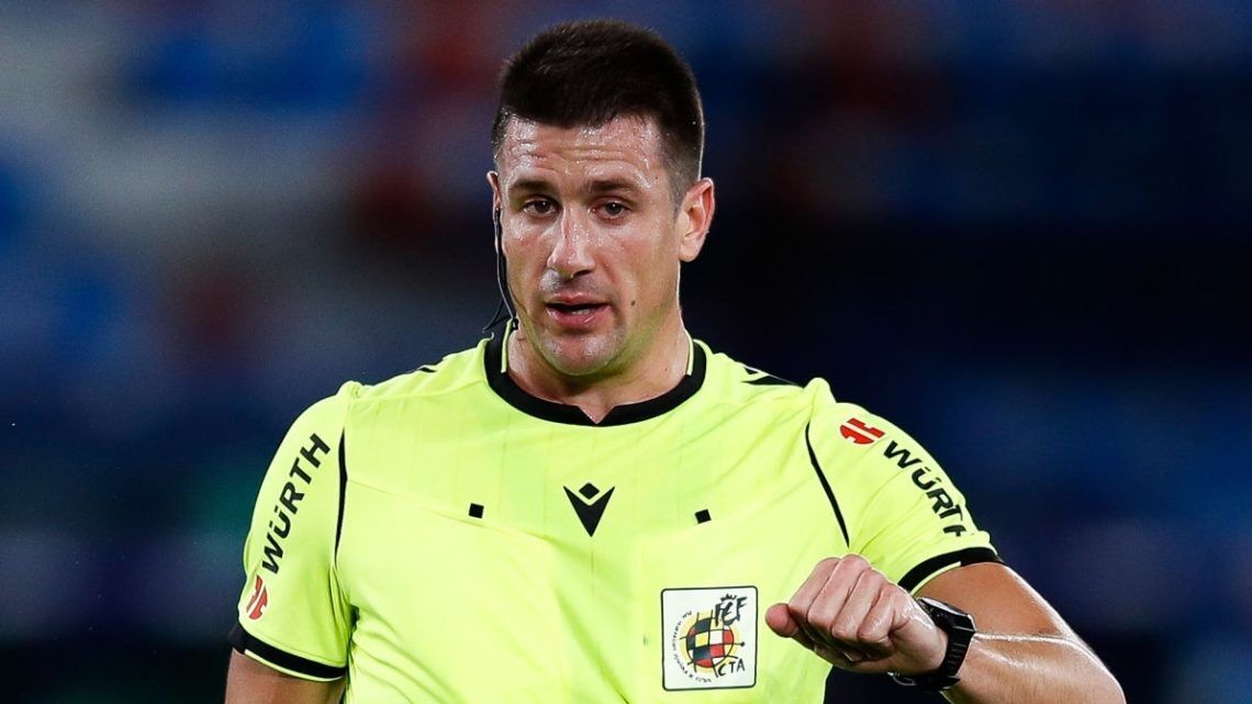 Árbitro sustituido en el empate Villarreal-Real Madrid tras error del VAR