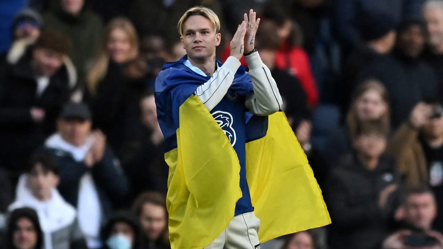 Mykhailo Mudryk destaca en el entrenamiento del Chelsea