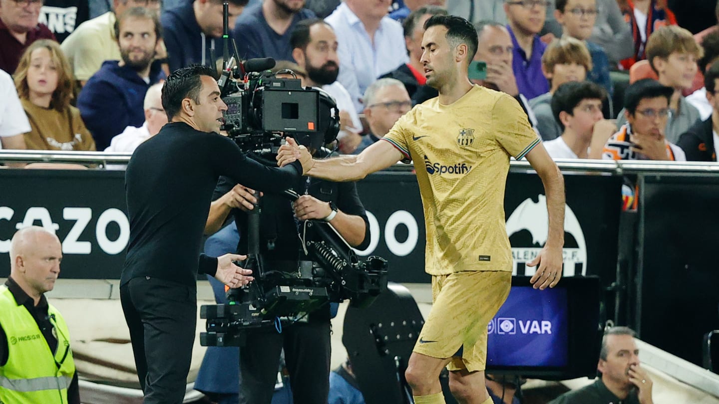 Xavi deja clara su postura sobre el futuro de Sergio Busquets en el Barcelona