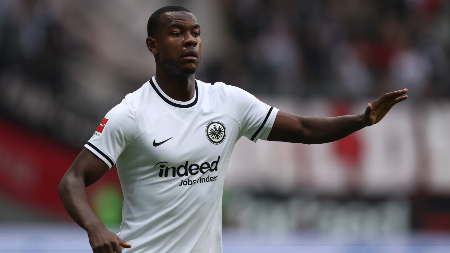 El Tottenham sopesa a Evan Ndicka en la transferencia libre