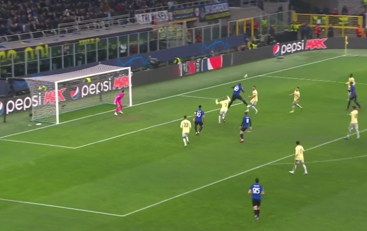 El préstamo del Chelsea anota el gol de la victoria tardía en un empate crucial de la Liga de Campeones