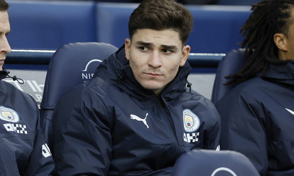 Barcelona mira al delantero del Manchester City Julián Álvarez como opción de verano