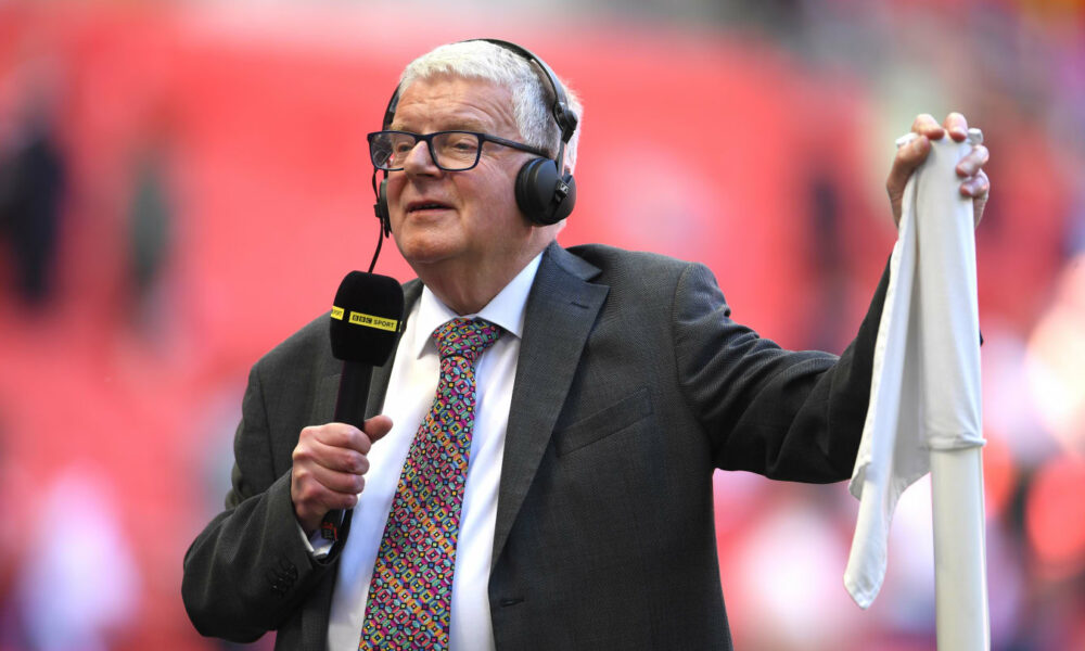 Llueven tributos para comentarista legendario