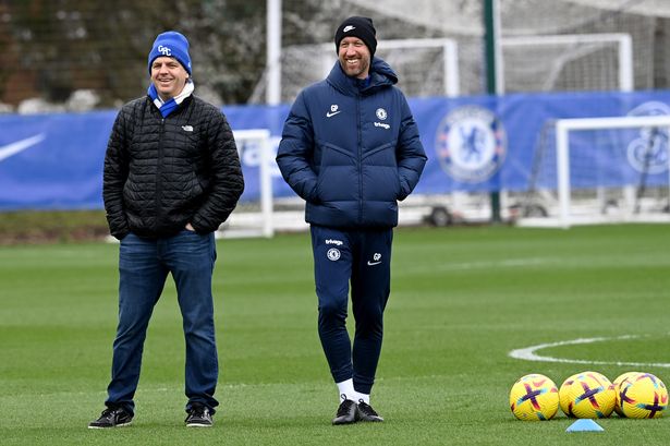 Emmanuel Petit le da a Zinedine Zidane el veredicto del Chelsea, en medio del ataque punzante de Todd Boehly