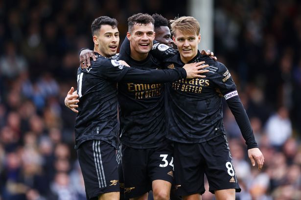 Lo que hizo Gabriel Martinelli para igualar el récord de Nicolás Anelka en el desafío Bukayo Saka