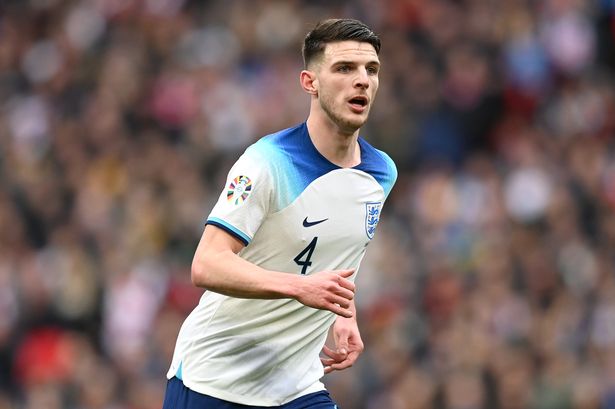 El ícono del Arsenal revela las conversaciones de Declan Rice, mientras Edu establece la prioridad de transferencia de verano
