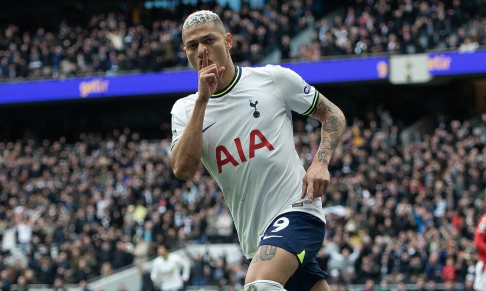 Antonio Conte defiende a Richarlison tras breve disputa