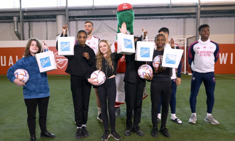 Arsenal celebra el Día Mundial del Reciclaje con campeones locales de reciclaje