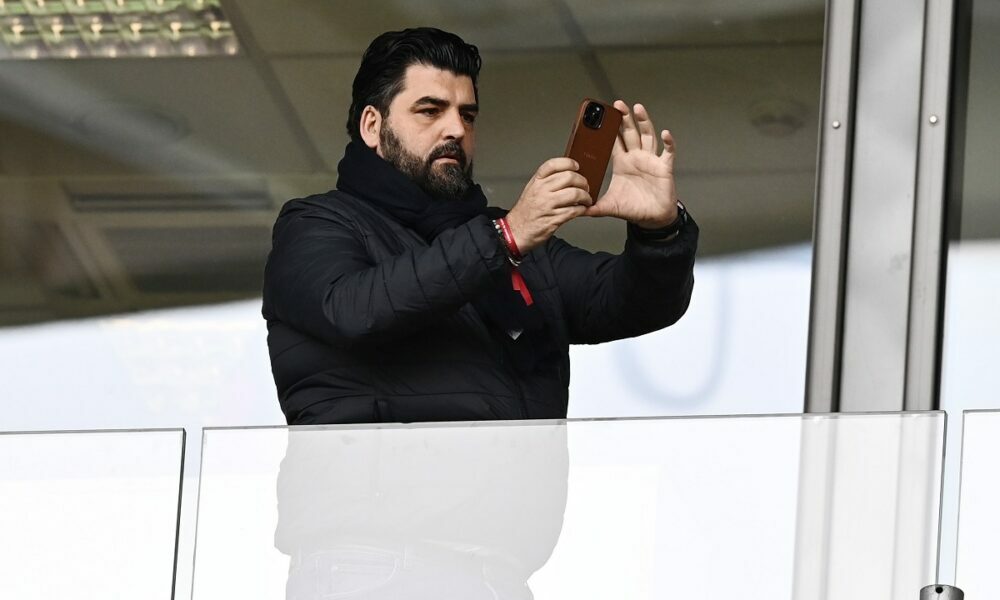 Napoli: cánticos contra el chef Cannavacciuolo de los fanáticos de las granadas