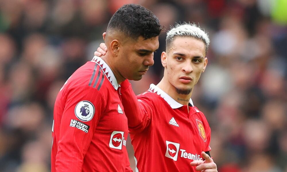 Casemiro recibió un mensaje de apoyo de Erik ten Hag, luego de una costosa tarjeta roja