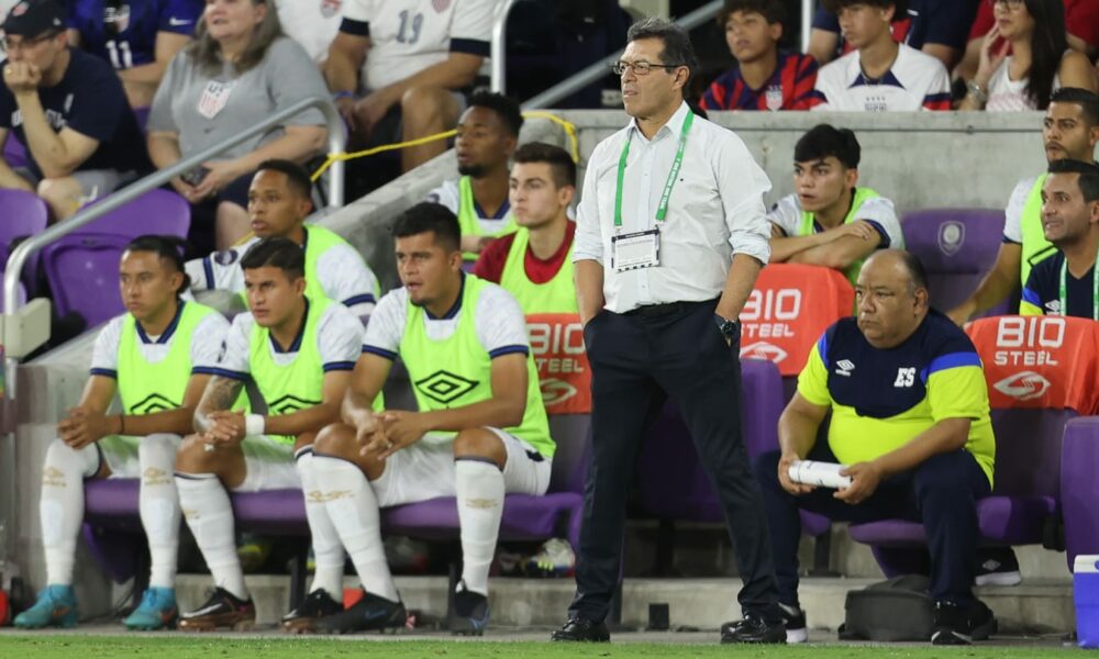 El entrenador de El Salvador, Hugo Pérez, se aleja de los vínculos laborales de USMNT