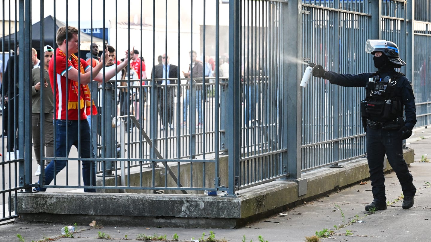 La UEFA reembolsará a los hinchas del Liverpool que asistieron a la final de la Champions League 2022