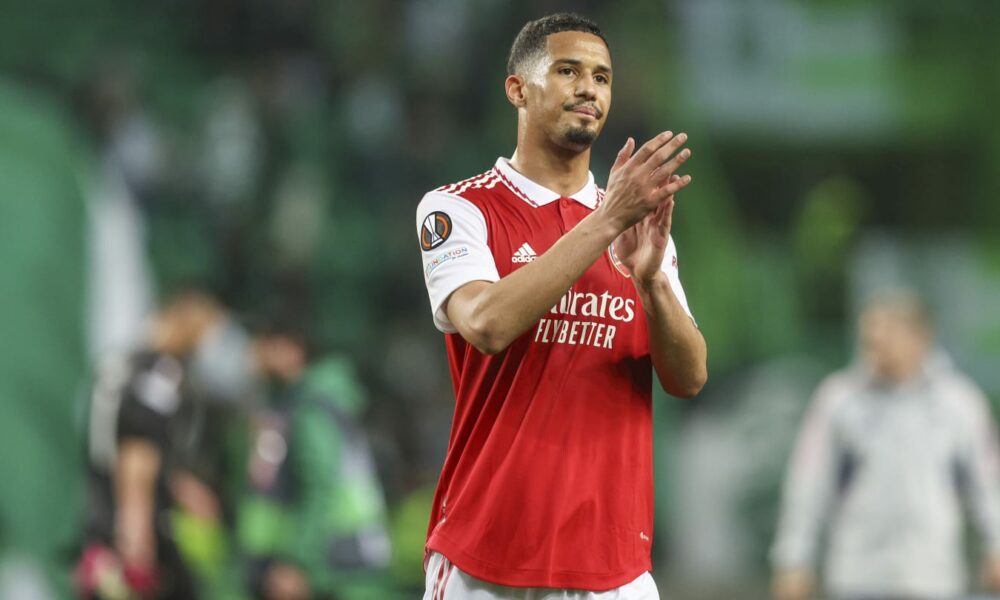 Mikel Arteta revela actualización sobre la lesión de espalda de William Saliba