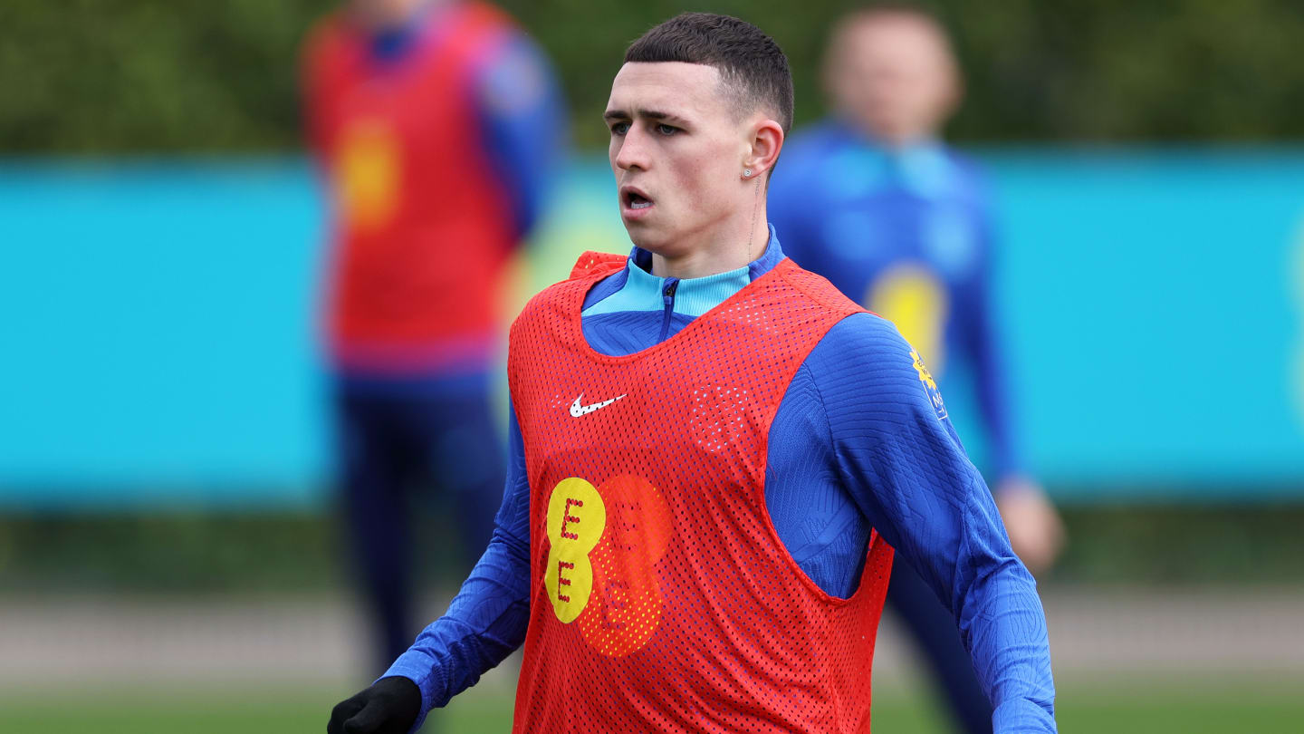 Phil Foden se retira de la selección inglesa tras ser operado de apendicitis