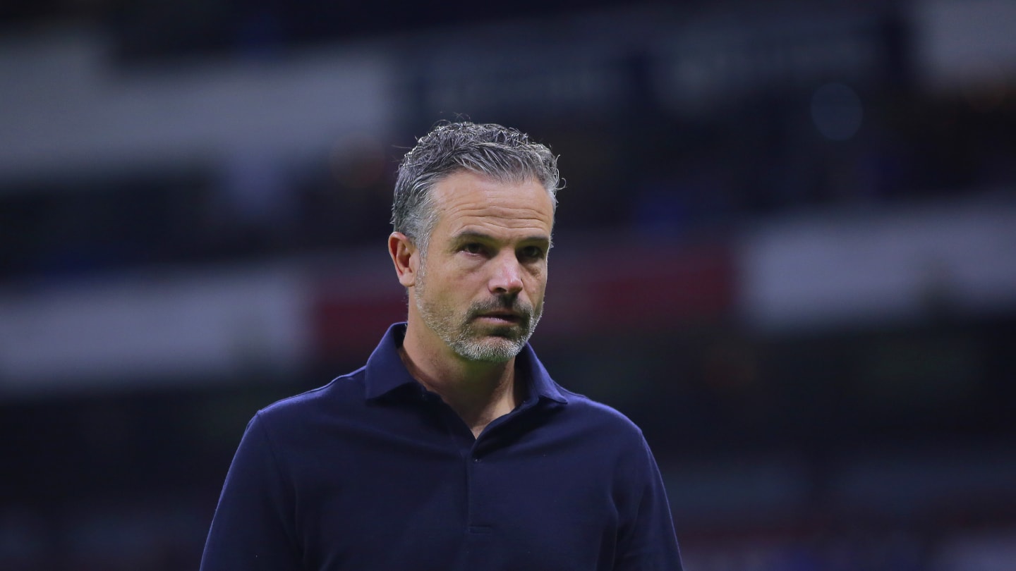 Rafael Puente Jr. destituido como entrenador en jefe de Pumas