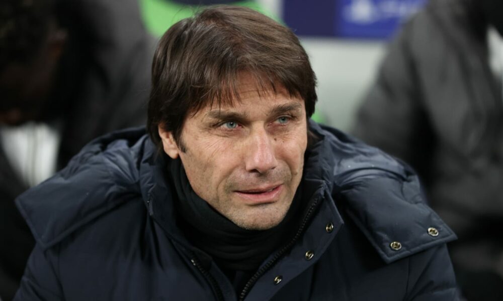 Tottenham se separa de Antonio Conte