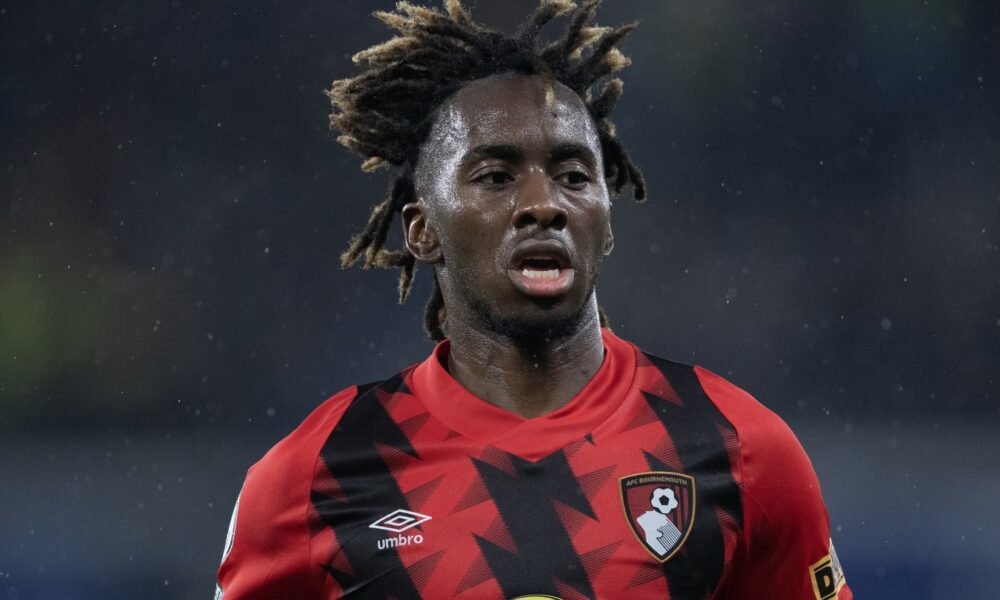 West Ham lidera la persecución del lateral izquierdo de Bournemouth, Jordan Zemura