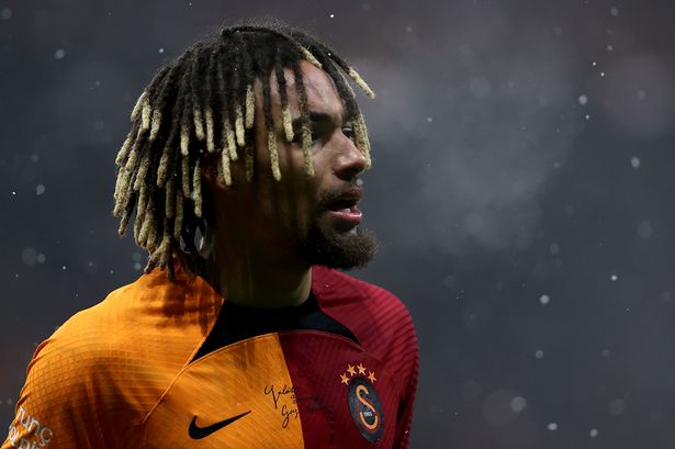 El Arsenal da el primer paso importante para resolver el problema del lateral derecho de Takehiro Tomiyasu