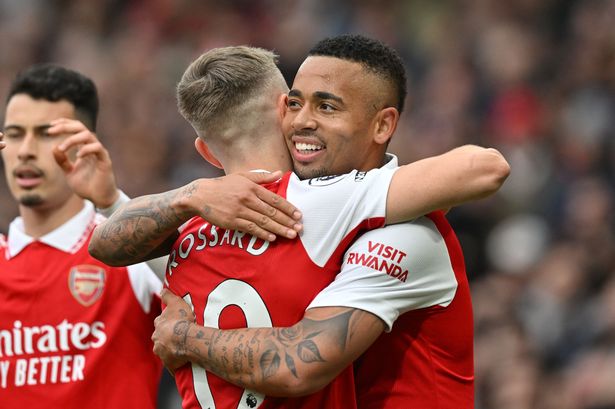 El delantero del Arsenal Gabriel Jesus comparado con la estrella del Liverpool, cuando Mikel Arteta recibió un gran impulso