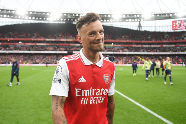 Mikel Arteta le da a Ben White una actualización sobre el estado físico, después del susto de lesión del Arsenal vs Leeds