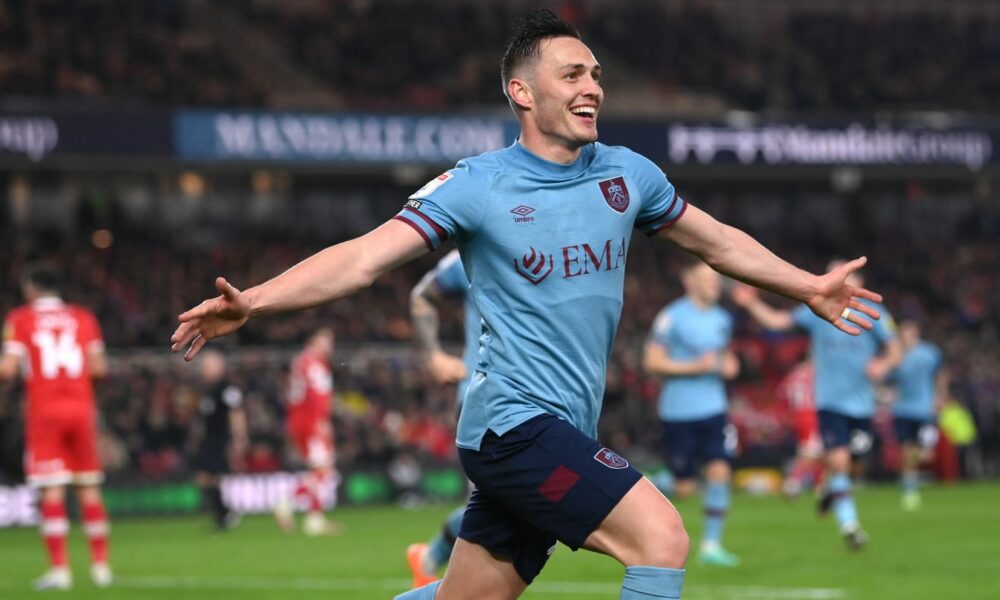 Burnley sella el ascenso de vuelta a la Premier League