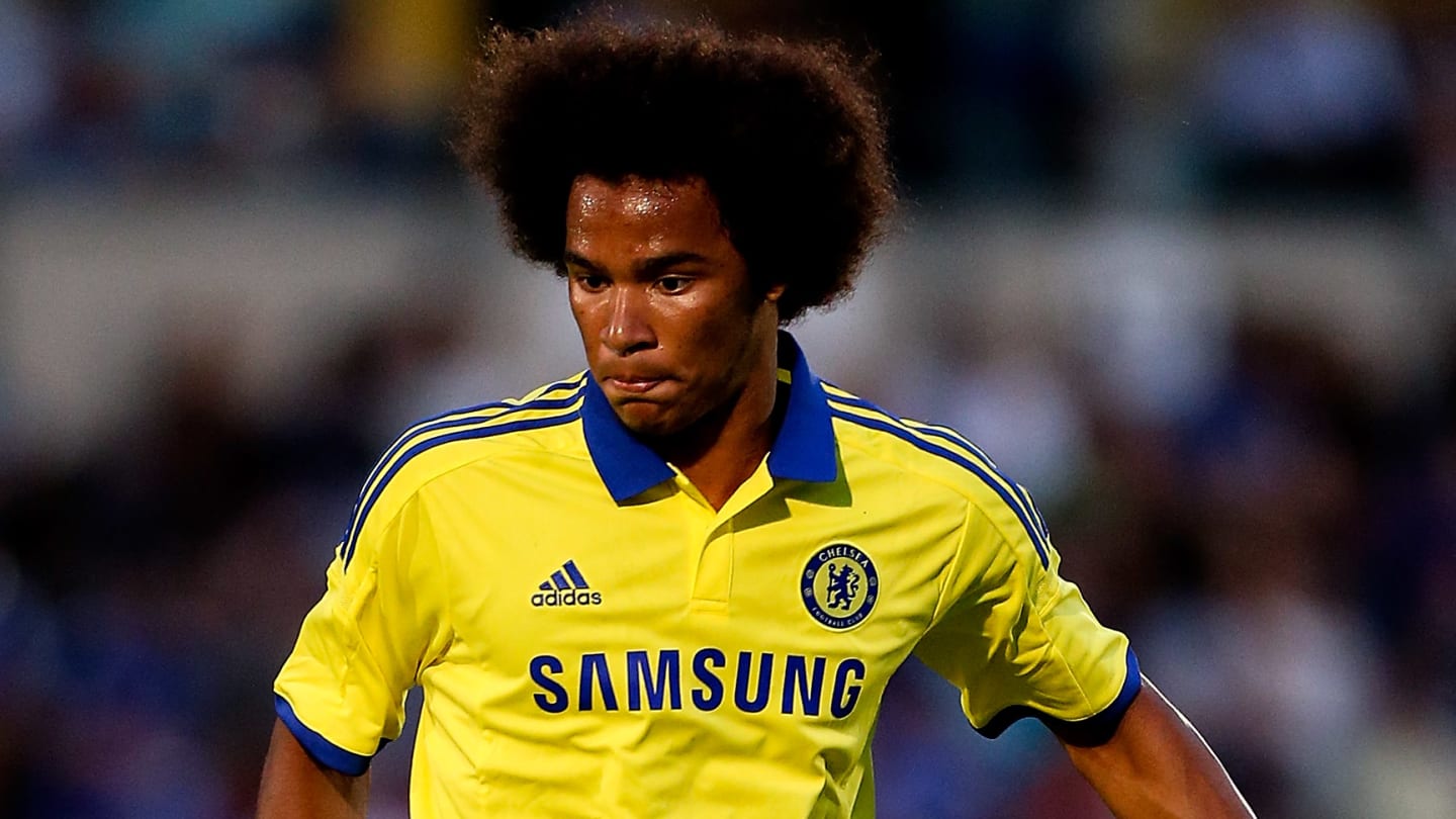 La ex estrella juvenil del Chelsea Izzy Brown se retira a los 26 años